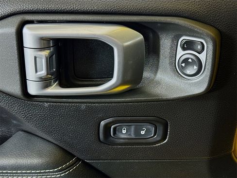 Used 2019 Jeep Wrangler Unlimited Sahara w/ Cold Weather Group image 17