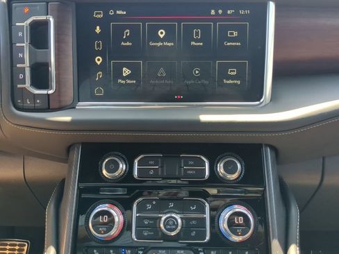 Used 2023 GMC Yukon XL Denali Ultimate AWD/4WD image 25