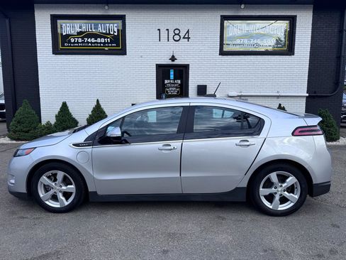 Used 2015 Chevrolet Volt Premium w/ Premium Trim Package FWD image 2