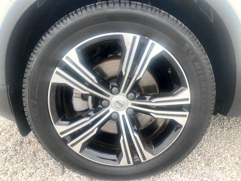Used 2019 Volvo XC40 T5 Inscription AWD/4WD image 22