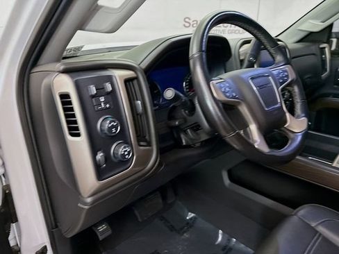 Used 2019 GMC Sierra 2500 Denali w/ Duramax Plus Package image 9