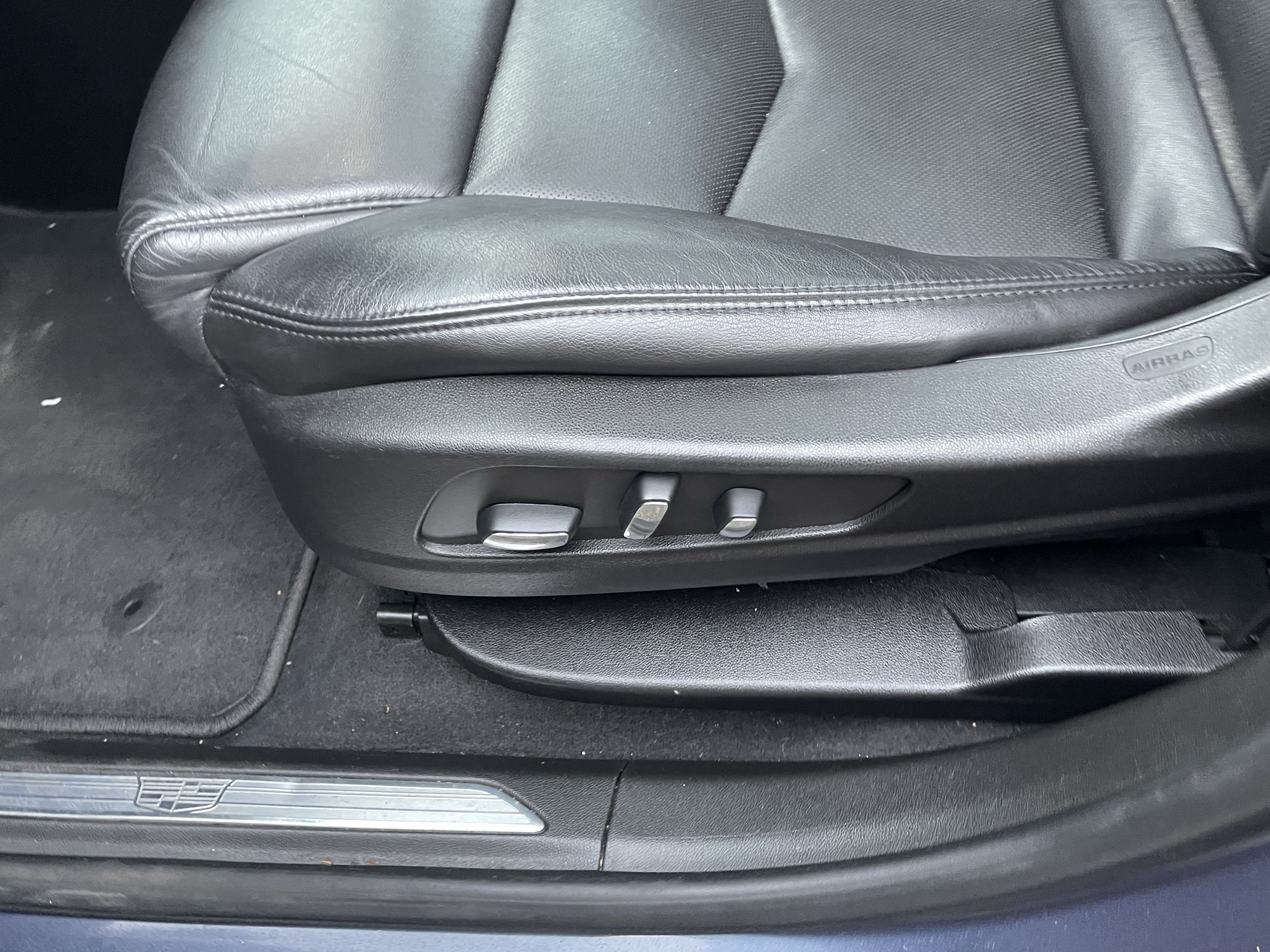 Used 2018 Cadillac XT5 Luxury w/ Driver Awareness Package FWD image 19