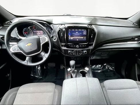 Used 2023 Chevrolet Traverse LT image 7