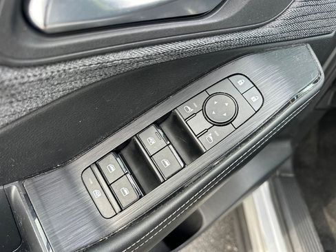 Used 2023 Nissan Rogue SV AWD/4WD image 11