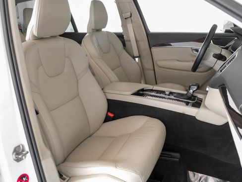 Used 2019 Volvo XC90 T5 Momentum image 37