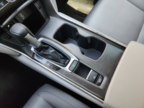Used 2019 Honda Accord LX image 20