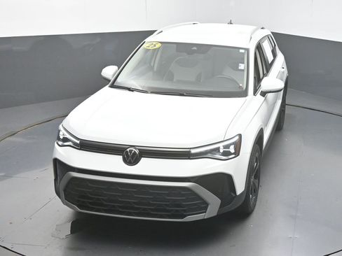 Used 2025 Volkswagen Taos SE image 41
