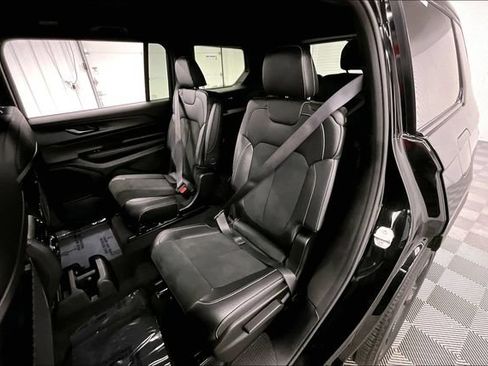 Used 2025 Jeep Grand Cherokee L Laredo AWD/4WD image 24