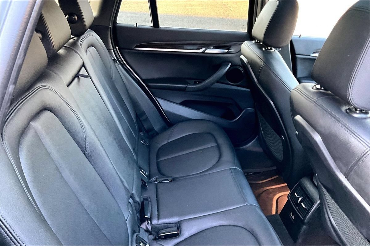 Used 2019 BMW X1 xDrive28i w/ Convenience Package AWD/4WD image 12