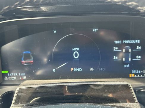 Used 2025 Lincoln Corsair Grand Touring w/ Equipment Group 302A image 10