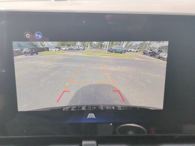 Used 2026 Chevrolet Equinox LT FWD image 24