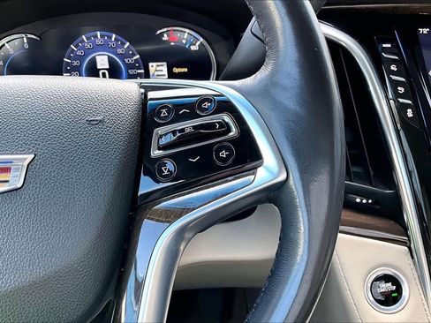 Used 2018 Cadillac Escalade Luxury image 24