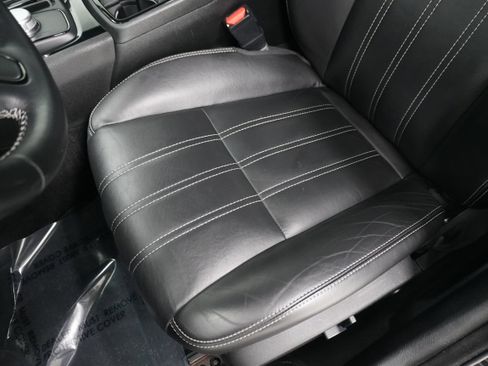 Used 2018 Chrysler 300 S w/ 300S Premium Group image 11