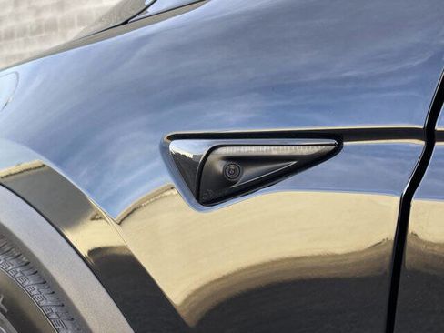 Used 2023 Tesla Model X Plaid image 16