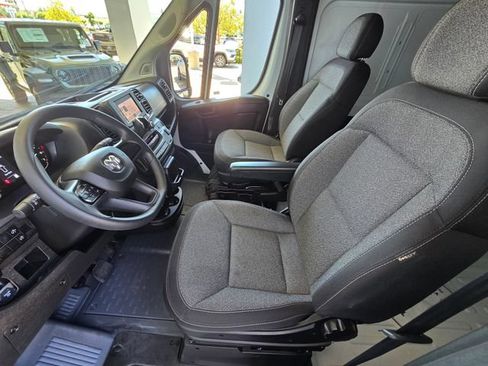 Used 2025 RAM ProMaster 2500 FWD image 18