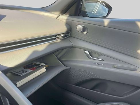 Used 2023 Hyundai Elantra SEL w/ Preferred Accessory Package image 32