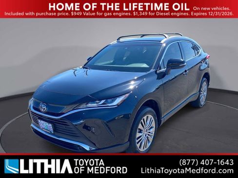 Certified 2022 Toyota Venza XLE AWD/4WD image 1