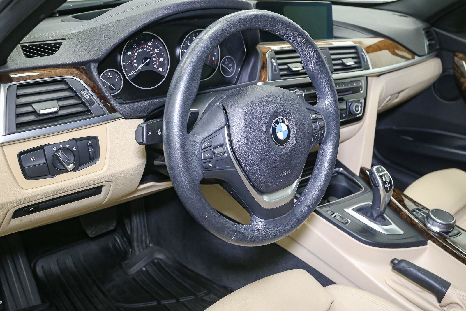 Used 2018 BMW 330i xDrive Sedan AWD/4WD image 22