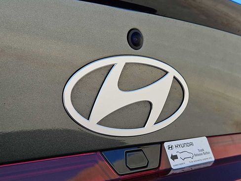 Certified 2025 Hyundai Elantra Sport image 11