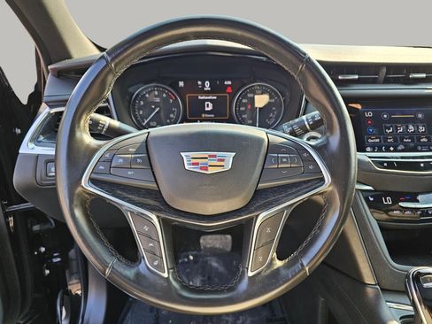 Used 2021 Cadillac XT5 Premium Luxury image 6