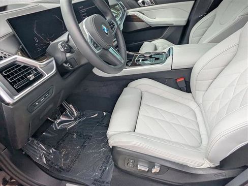Used 2026 BMW X5 xDrive40i w/ M Sport Package AWD/4WD image 17