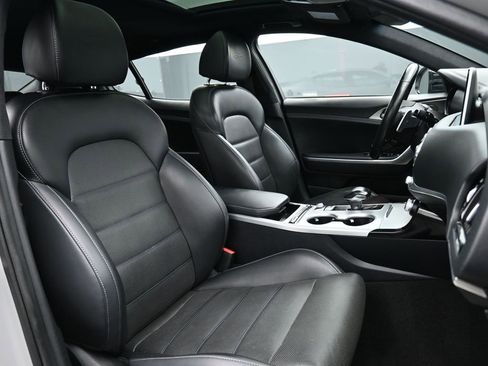 Used 2019 Kia Stinger GT2 image 26