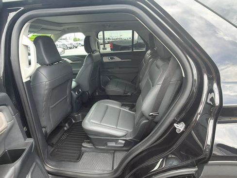 Used 2025 Ford Explorer Active w/ Active Comfort Package AWD/4WD image 20