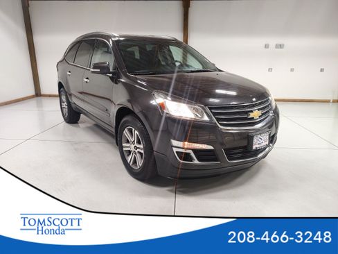 Used 2017 Chevrolet Traverse LT AWD/4WD image 1
