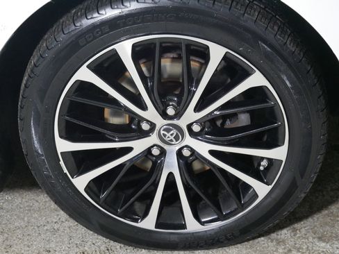 Used 2019 Toyota Camry SE image 15