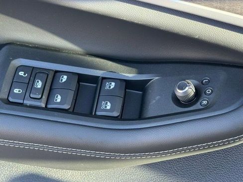 New 2025 Jeep Grand Cherokee Limited w/ Trailer Tow Package image 10