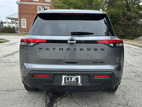 Used 2022 Nissan Pathfinder SV image 5