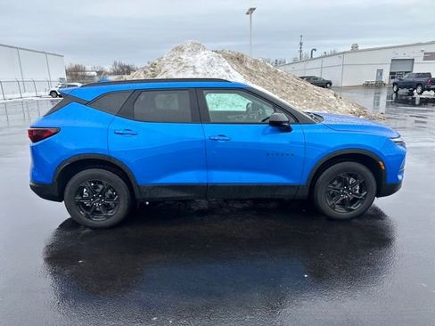 Used 2025 Chevrolet Blazer LT w/ Midnight/Sport Edition image 8