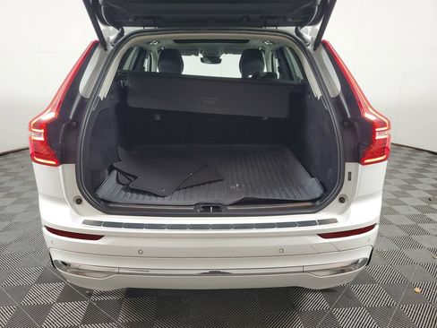 Used 2023 Volvo XC60 B5 Plus w/ Protection Package Premier FWD image 11