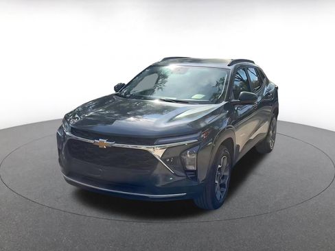 Used 2025 Chevrolet Trax LT image 7