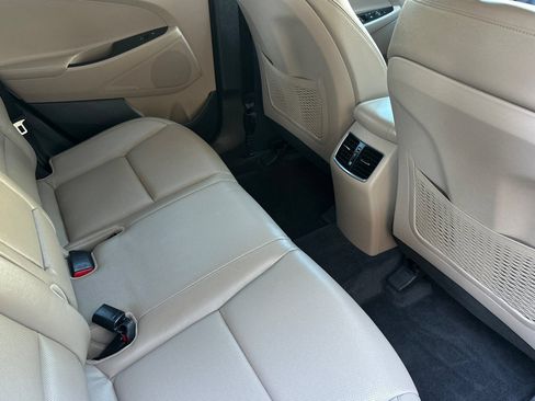 Used 2016 Hyundai Tucson Limited w/ Option Group 03 FWD image 18
