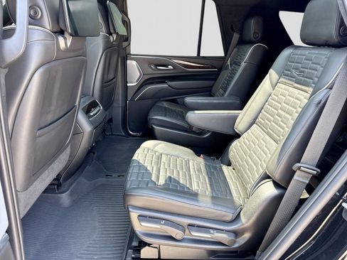 Used 2023 Cadillac Escalade Sport Platinum w/ LPO, ONYX Package AWD/4WD image 24