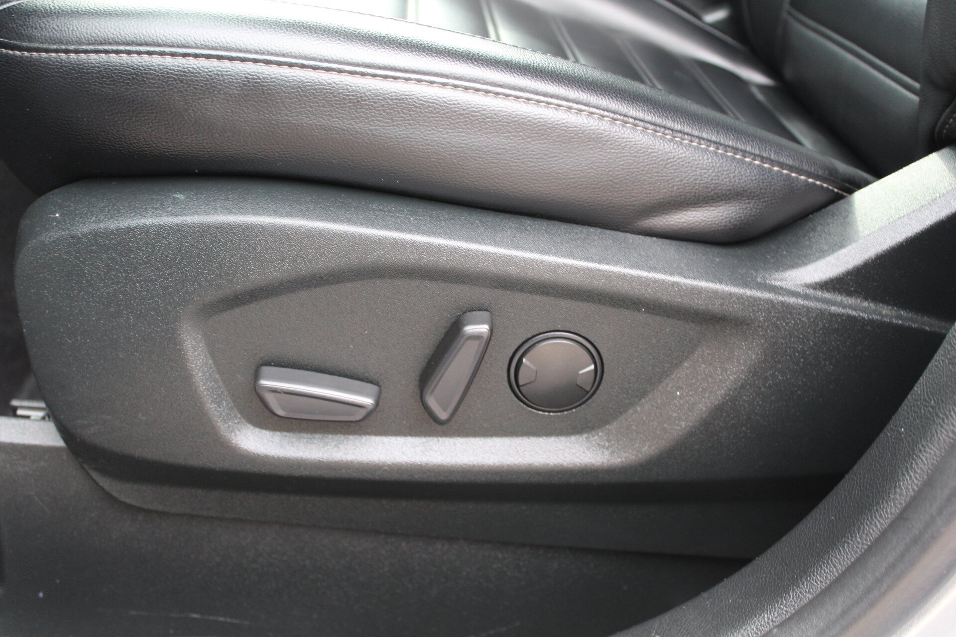 Used 2022 Ford Edge SEL AWD/4WD image 30