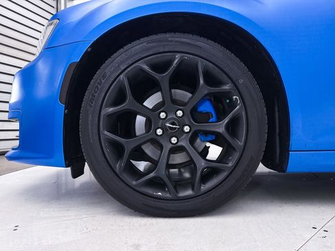 Used 2018 Chrysler 300 S w/ 300S Premium Group image 16