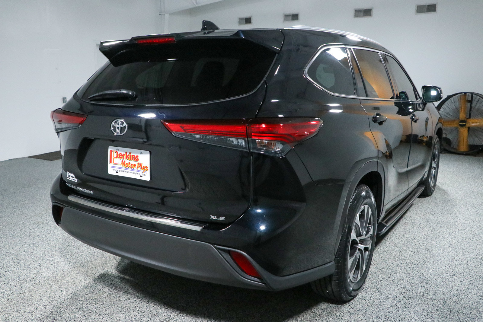 Used 2021 Toyota Highlander XLE FWD image 7