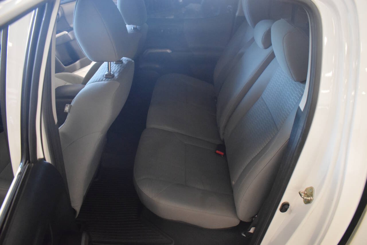 Used 2017 Toyota Tacoma SR5 RWD image 43