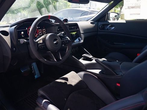 Certified 2024 Nissan Z NISMO w/ Floor Mat Package RWD image 19