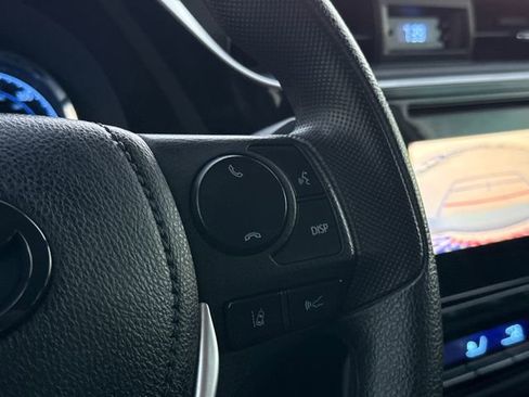 Used 2017 Toyota Corolla LE image 26