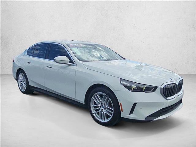 Certified 2024 BMW 530i w/ Convenience Package RWD image 3