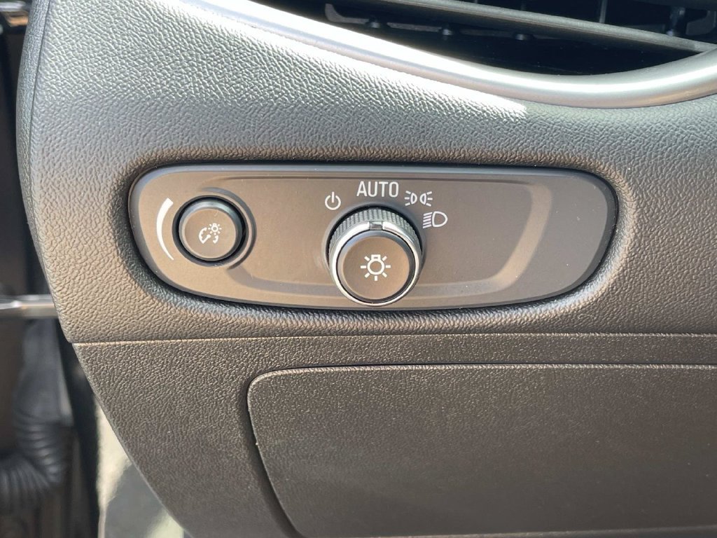 Used 2025 Chevrolet Malibu LT FWD image 35