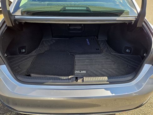 Certified 2023 Lexus ES 300h w/ Luxury Package image 29