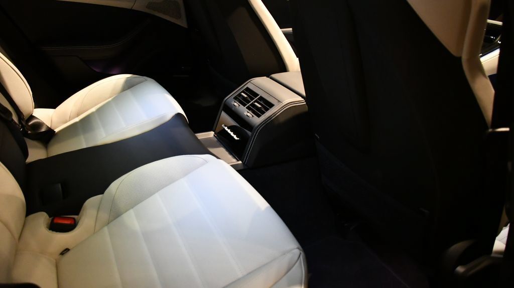 Certified 2026 Porsche Panamera 4 AWD/4WD image 28