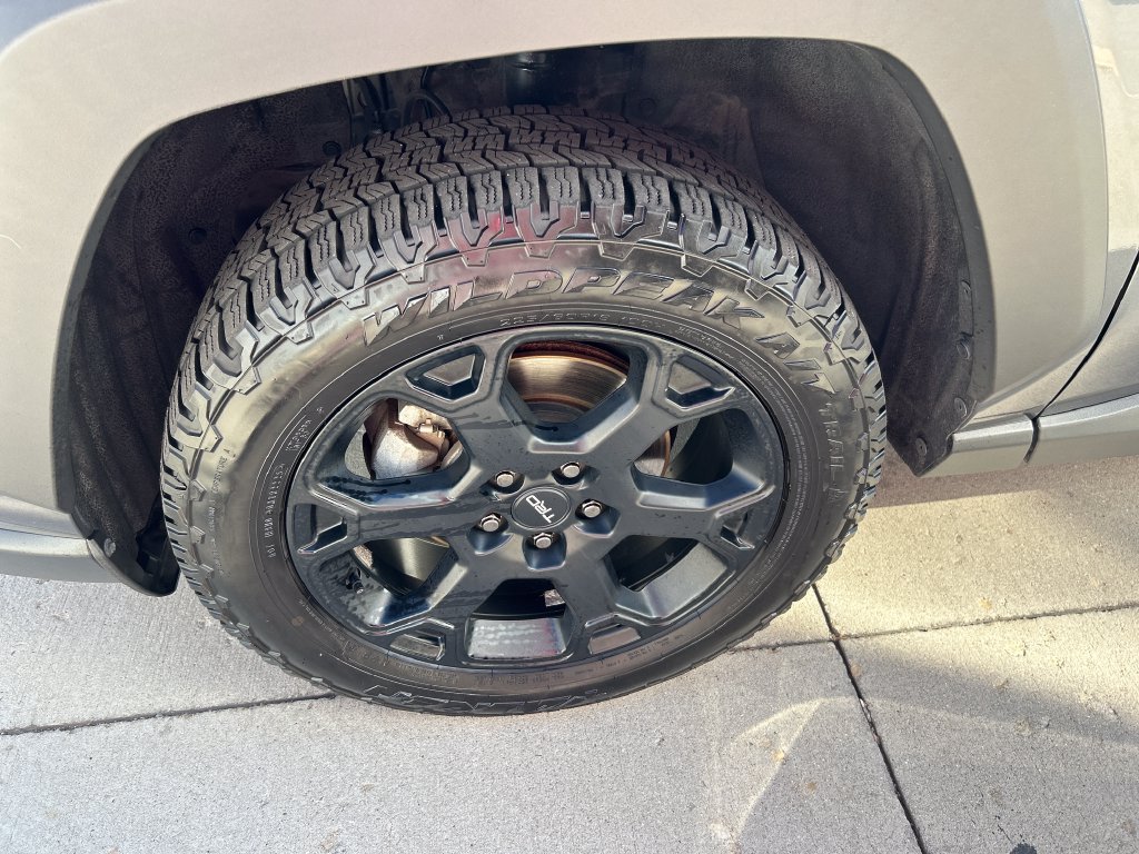 Certified 2022 Toyota RAV4 TRD Off-Road AWD/4WD image 16