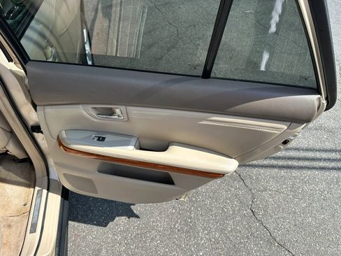 Used 2005 Lexus RX 330 AWD image 34