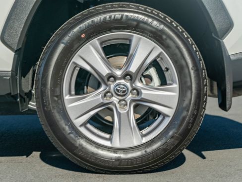 Certified 2025 Toyota RAV4 XLE FWD image 7