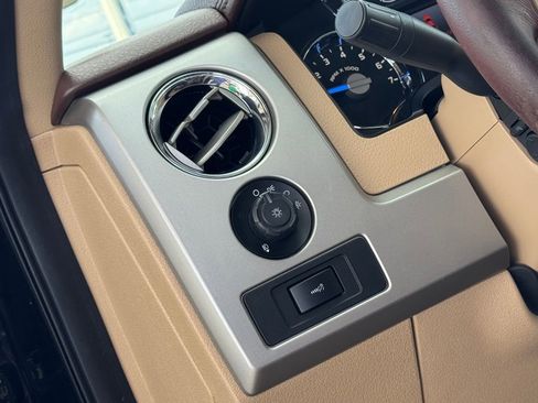 Used 2013 Ford F150 King Ranch w/ King Ranch Luxury Pkg image 23
